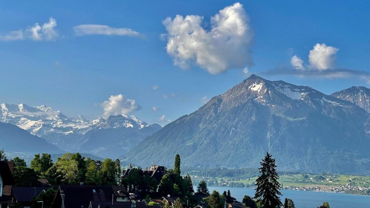 Schoene Ferienwohnung Mit Seeblick Thun Exterior photo