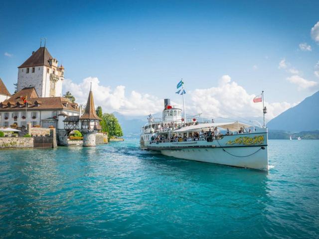 Schoene Ferienwohnung Mit Seeblick Thun Exterior photo